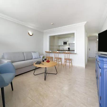 With Direct Access In Playa Puerto Del Carmen Daire *