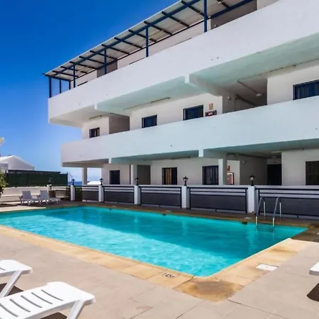 With Direct Access In Playa Puerto Del Carmen Daire